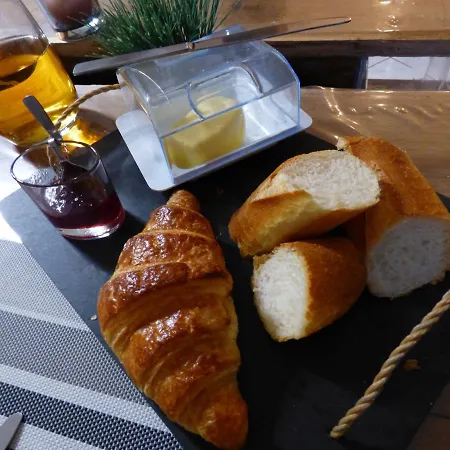 Les Petites Brosses Oda ve Kahvaltı